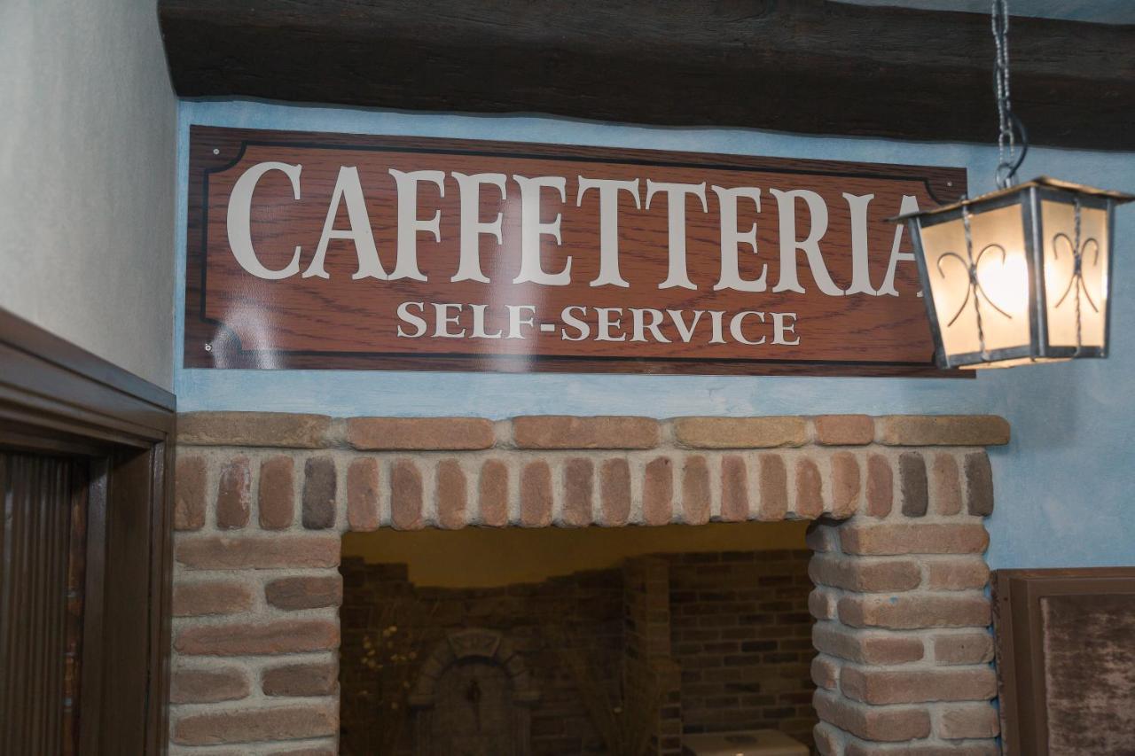 Il Castello Di Perano Hotell Exteriör bild