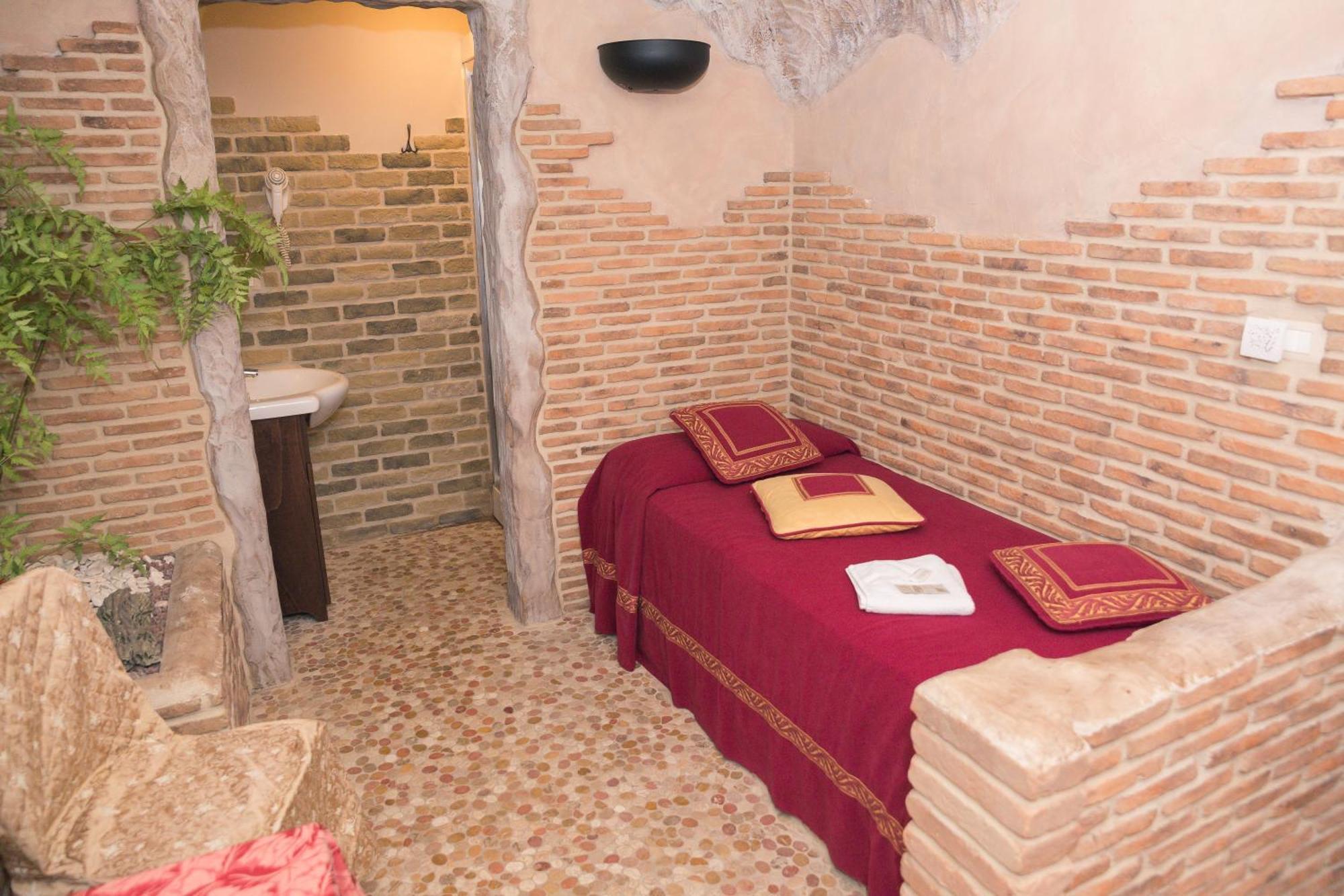 Il Castello Di Perano Hotell Exteriör bild